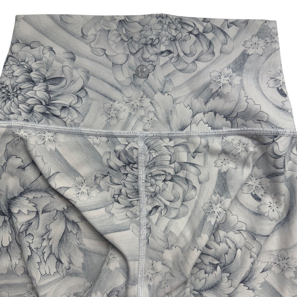 Lululemon Womens Leggings Size 2 Align High Rise Crop White Gray Floral Yoga Gym - Picture 2 of 6